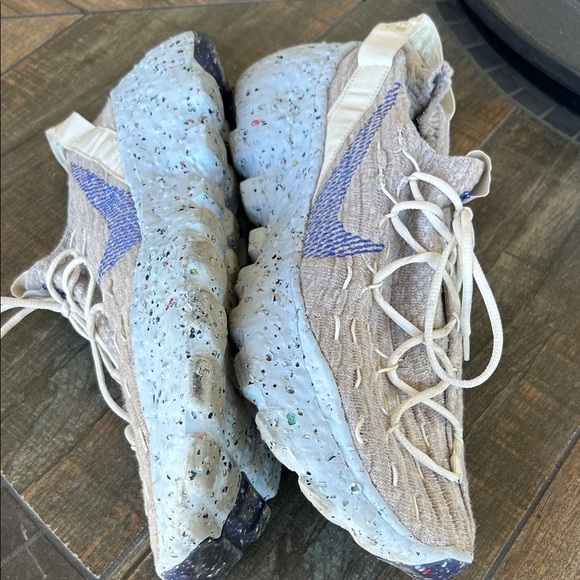 GUC Nike 04 Space Hippie Beige and Blue Men’s Sock Fit Confetti Tread Sneakers - Picture 2 of 4